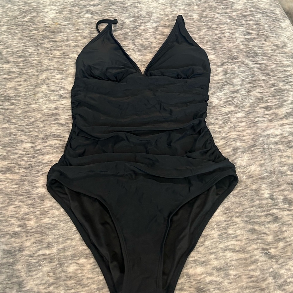 NWT Cupshe Women’s Size Small Ruched One Piece